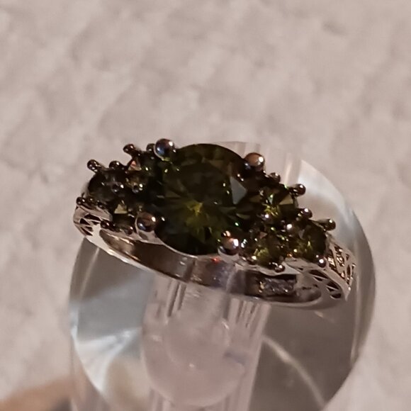 Olive Green Peridot Birthstone Silver Fashion Ring Size 7 NWOT - Picture 4 of 15